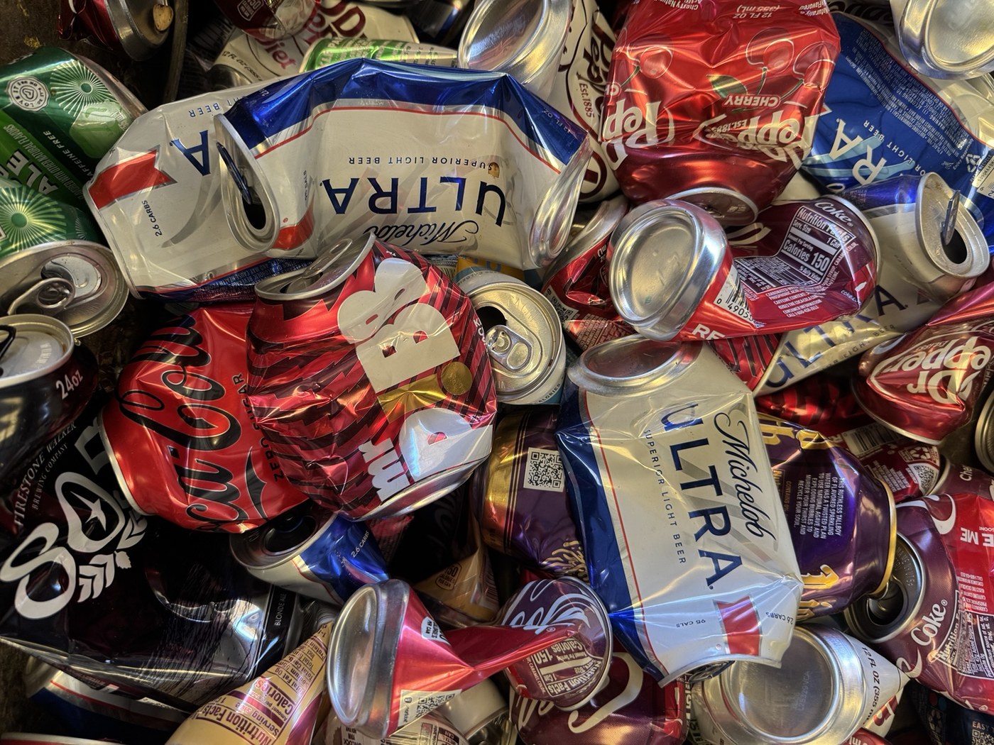 Example of aluminum cans