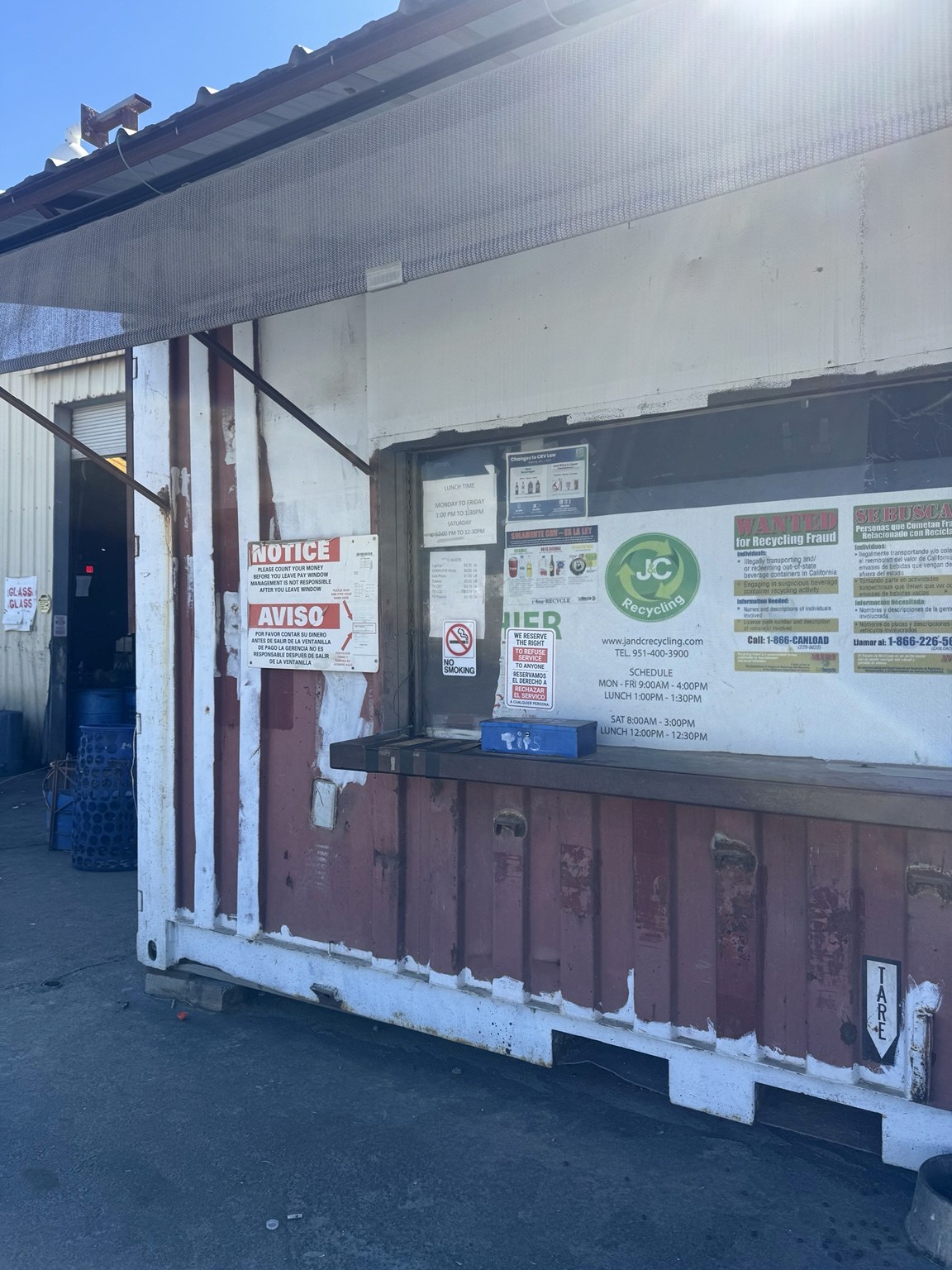 Customer service window